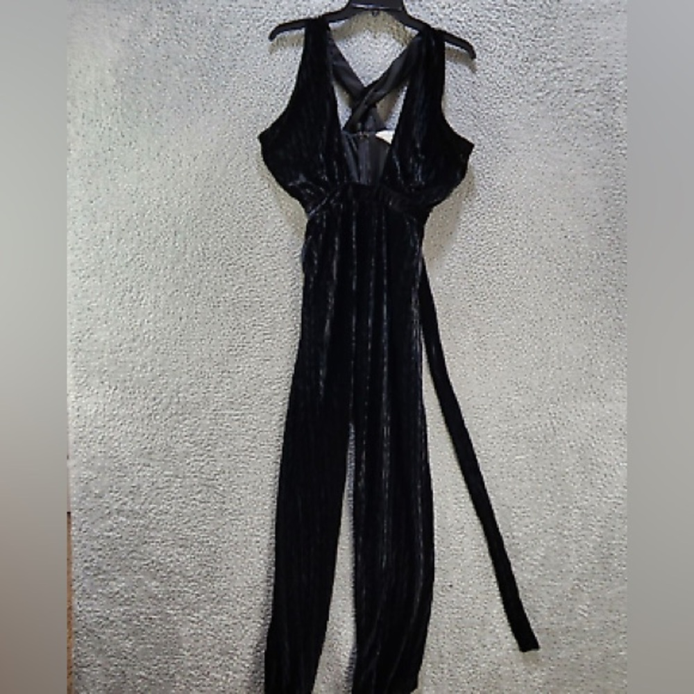 Black Sleeveless Jumpsuit